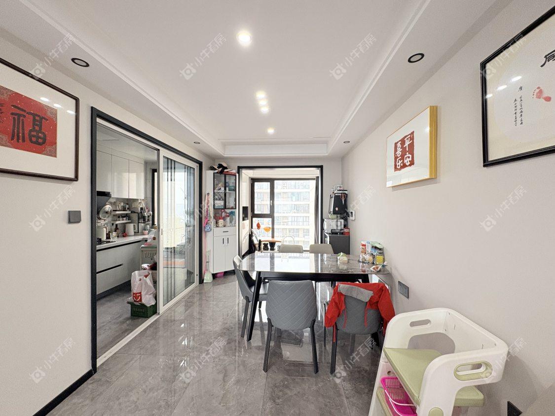 镇江凤熹台在售二手房源室内图_小牛看房