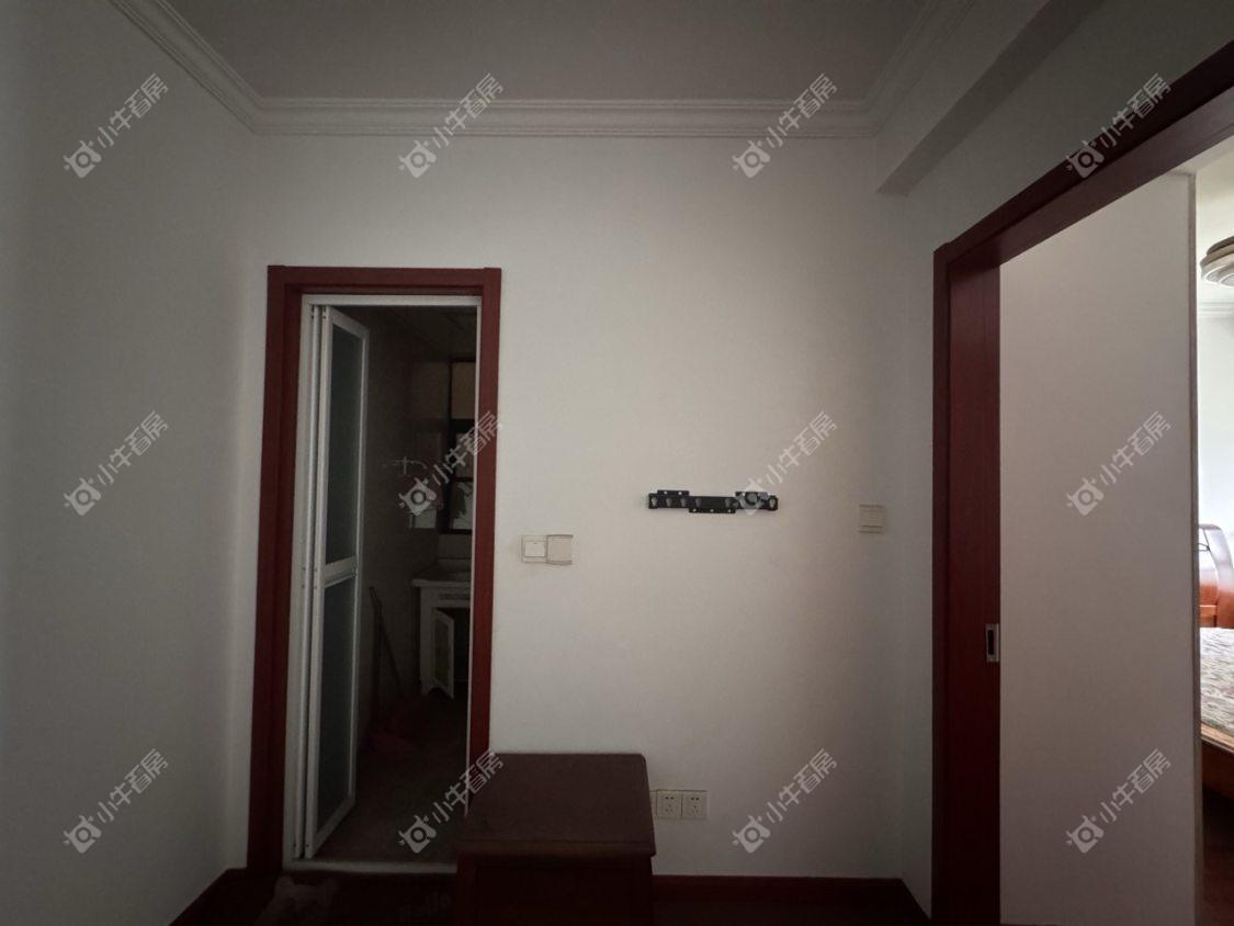 镇江荣城国际一期在售二手房源室内图_小牛看房