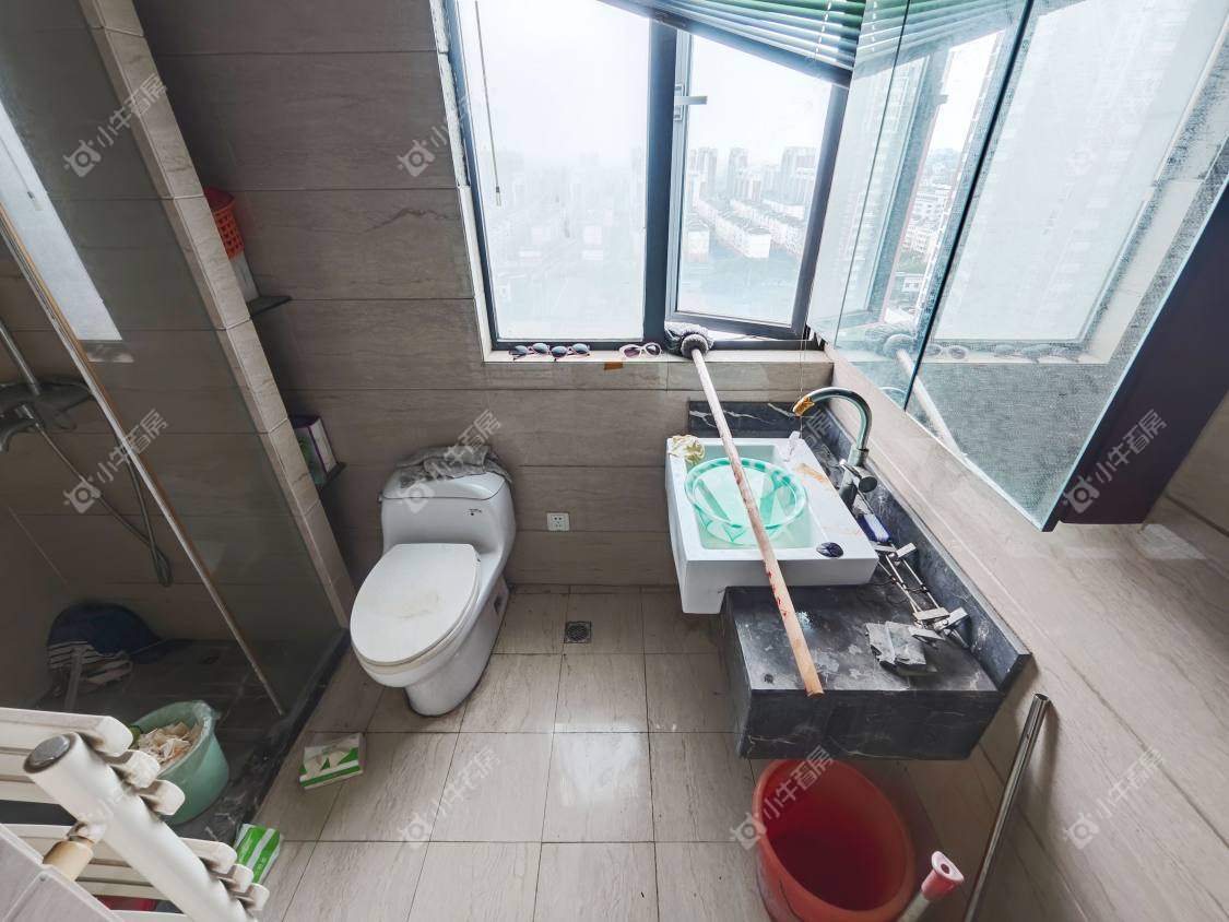 镇江凤凰国际在售二手房源室内图_小牛看房