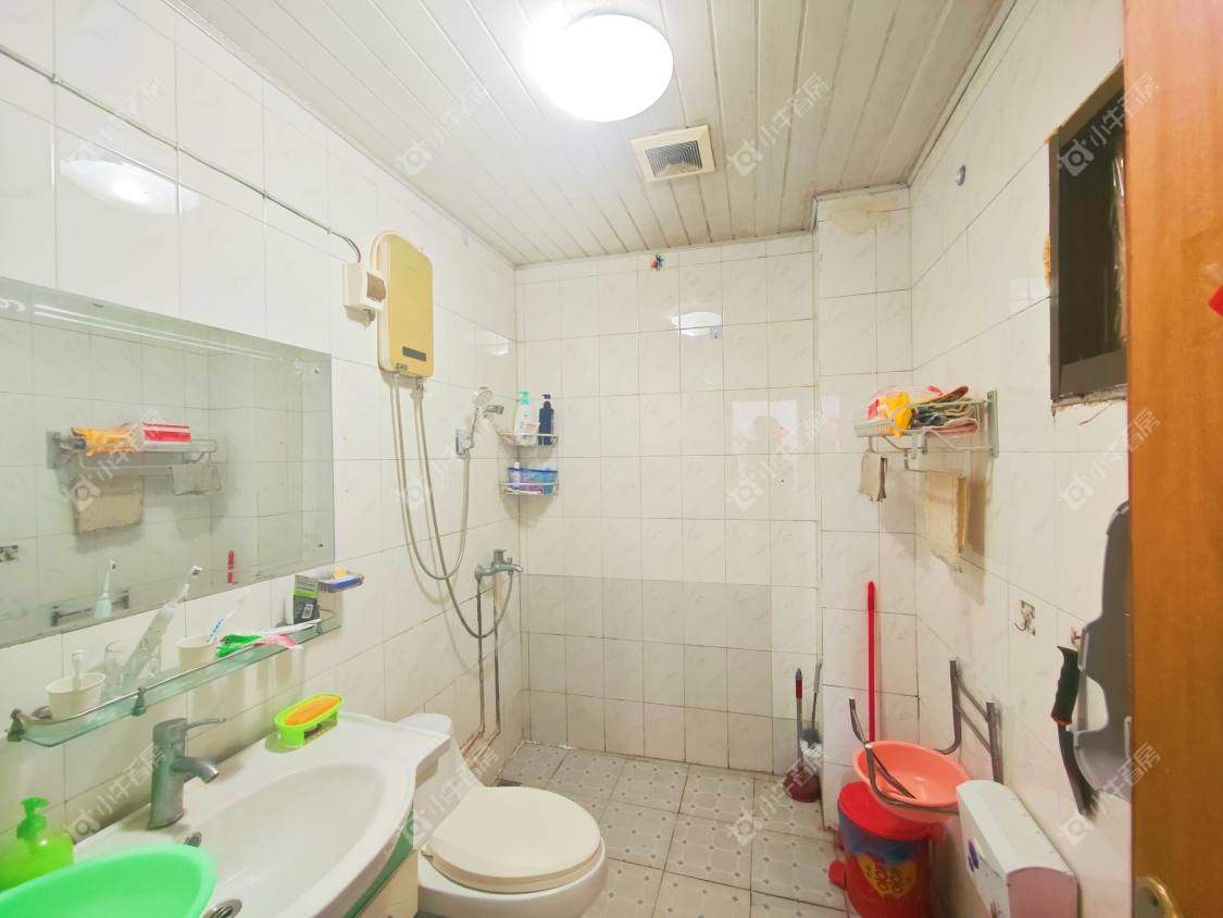 镇江六中综合楼在售二手房源室内图_小牛看房