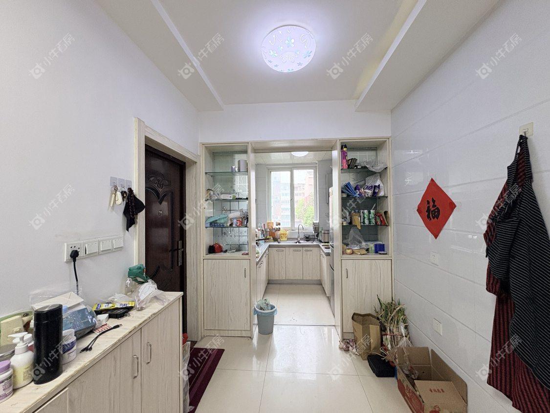 镇江凰嘉花苑在售二手房源室内图_小牛看房