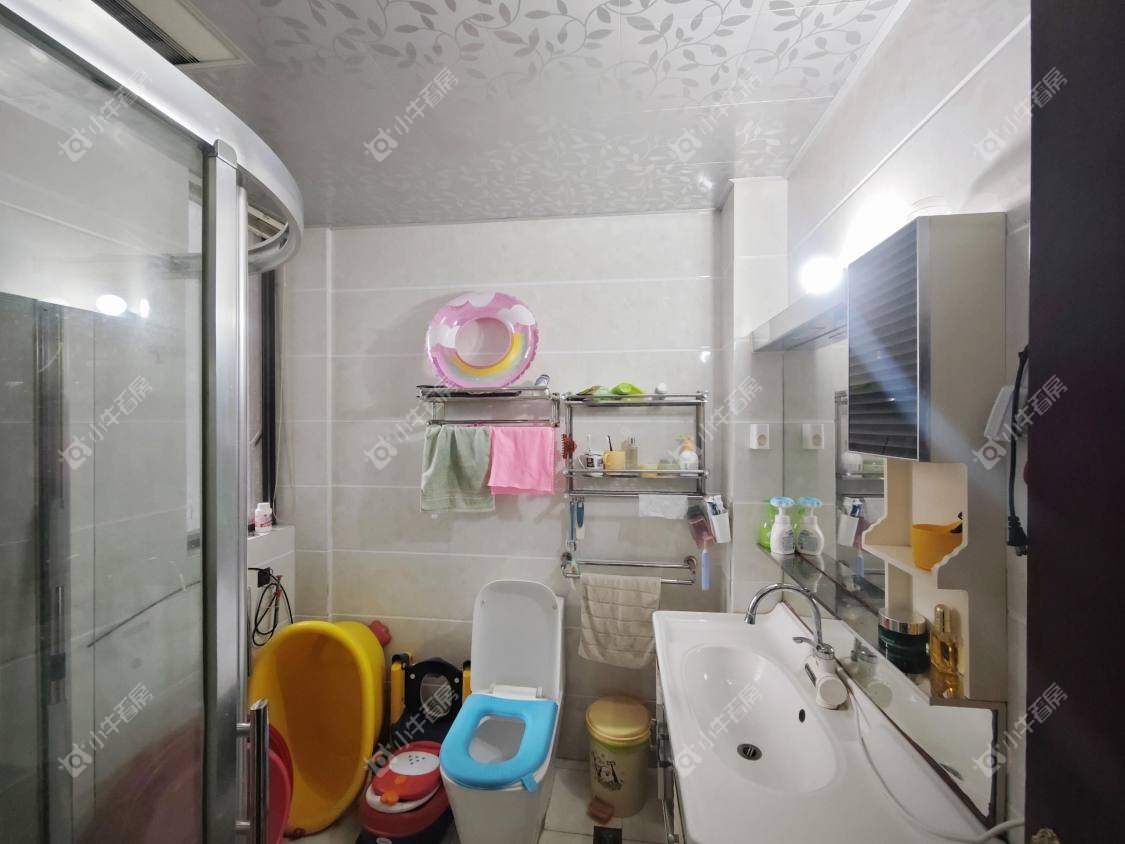 镇江世纪豪都在售二手房源室内图_小牛看房