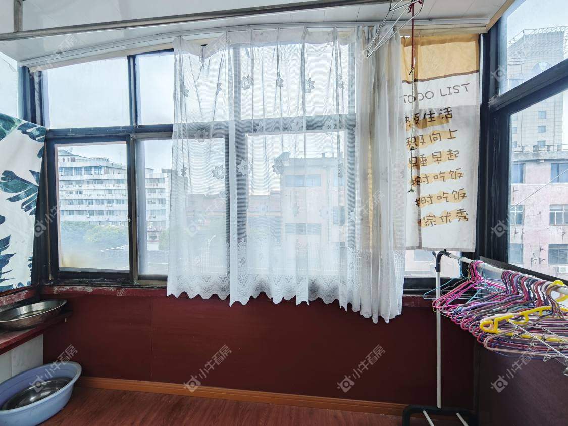 镇江麻巷门在售二手房源室内图_小牛看房