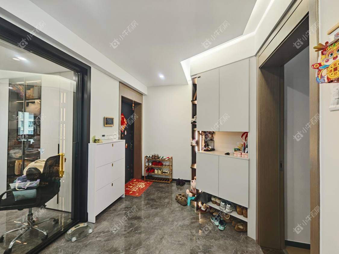 镇江荣城国际（中央公馆）在售二手房源室内图_小牛看房