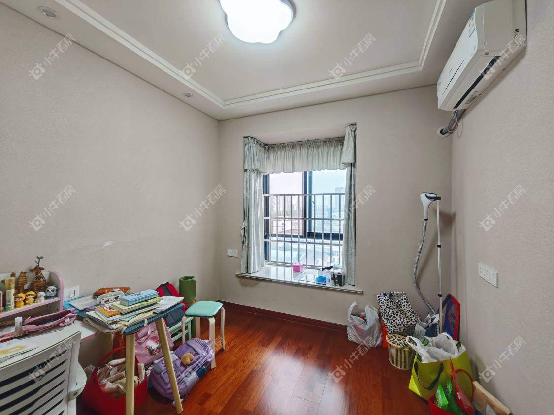 镇江金凤凰在售二手房源室内图_小牛看房