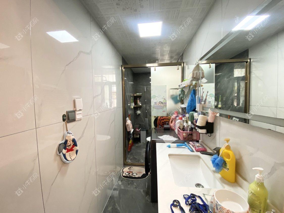 镇江龙凤新村在售二手房源室内图_小牛看房