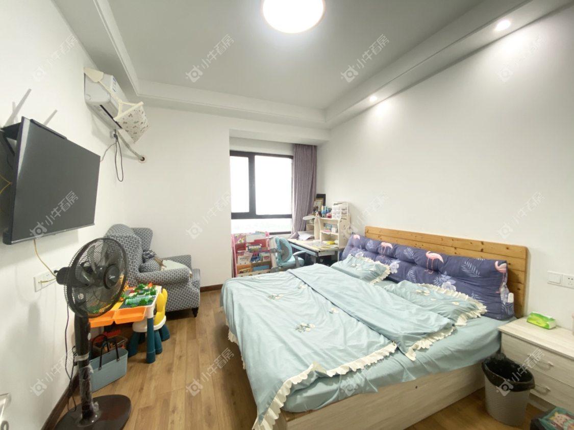 镇江滨河凤凰城在售二手房源室内图_小牛看房