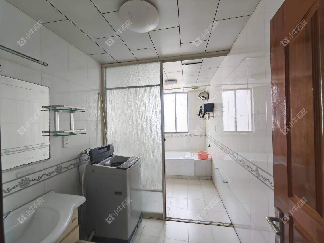 镇江金凤凰在售二手房源室内图_小牛看房