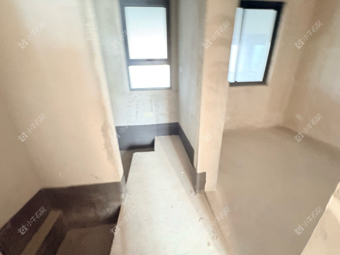 镇江融创华南映在售二手房源室内图_小牛看房