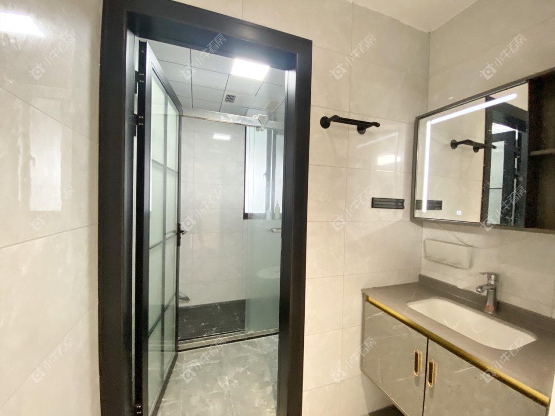 镇江凤凰郡在售二手房源室内图_小牛看房