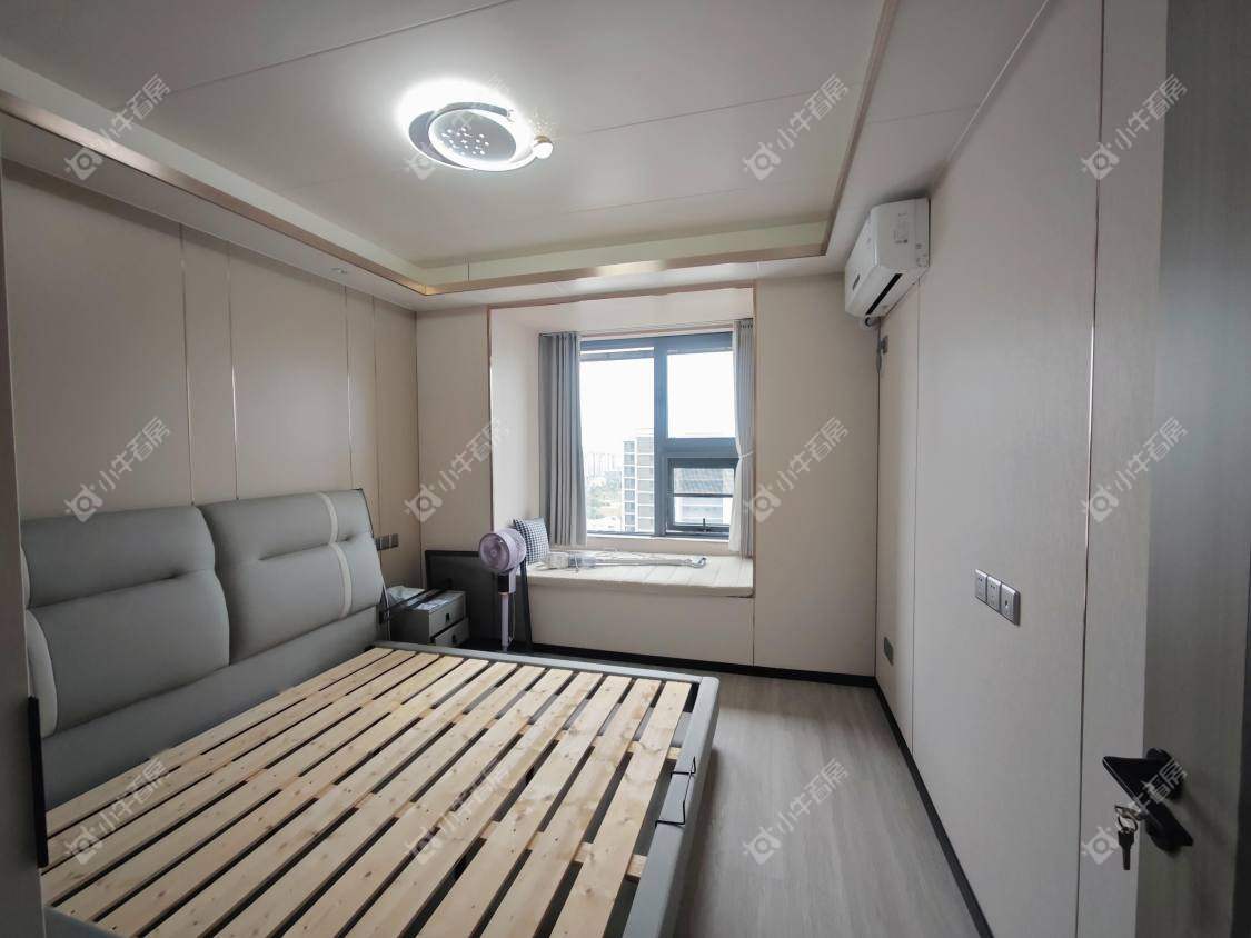 镇江融创华南映在售二手房源室内图_小牛看房