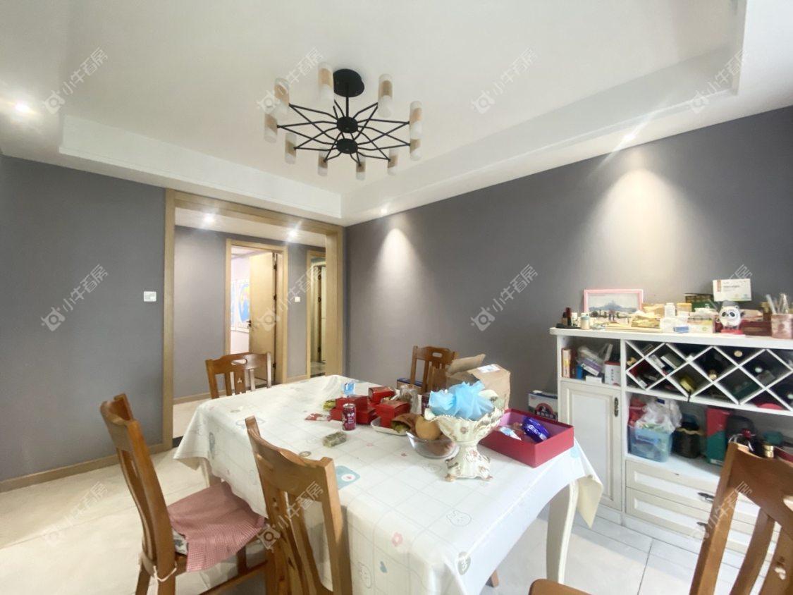 镇江城市绿洲在售二手房源室内图_小牛看房