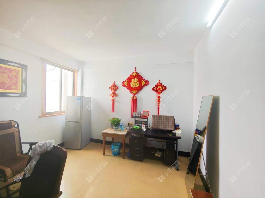 镇江六中综合楼在售二手房源室内图_小牛看房