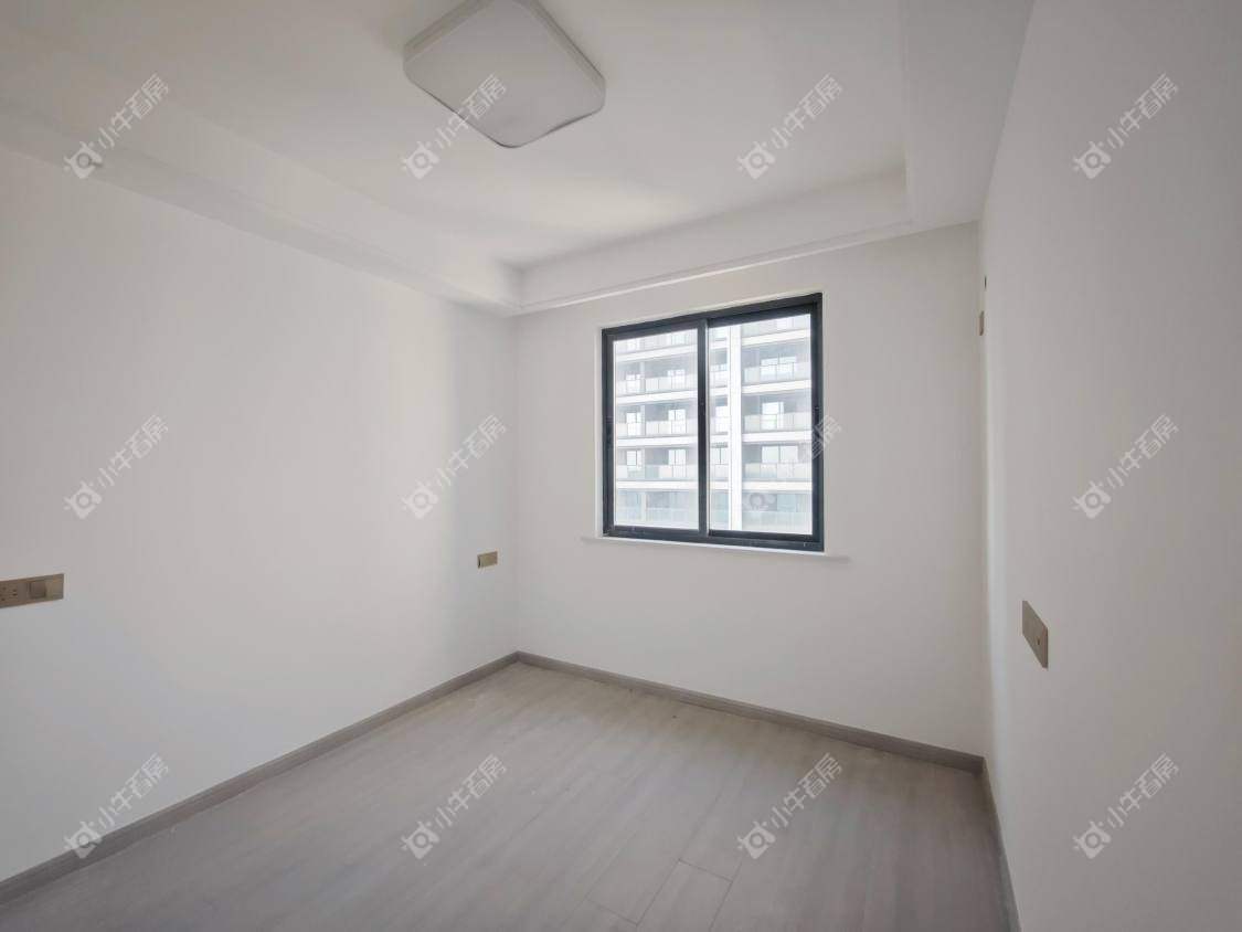 镇江融创华南映在售二手房源室内图_小牛看房