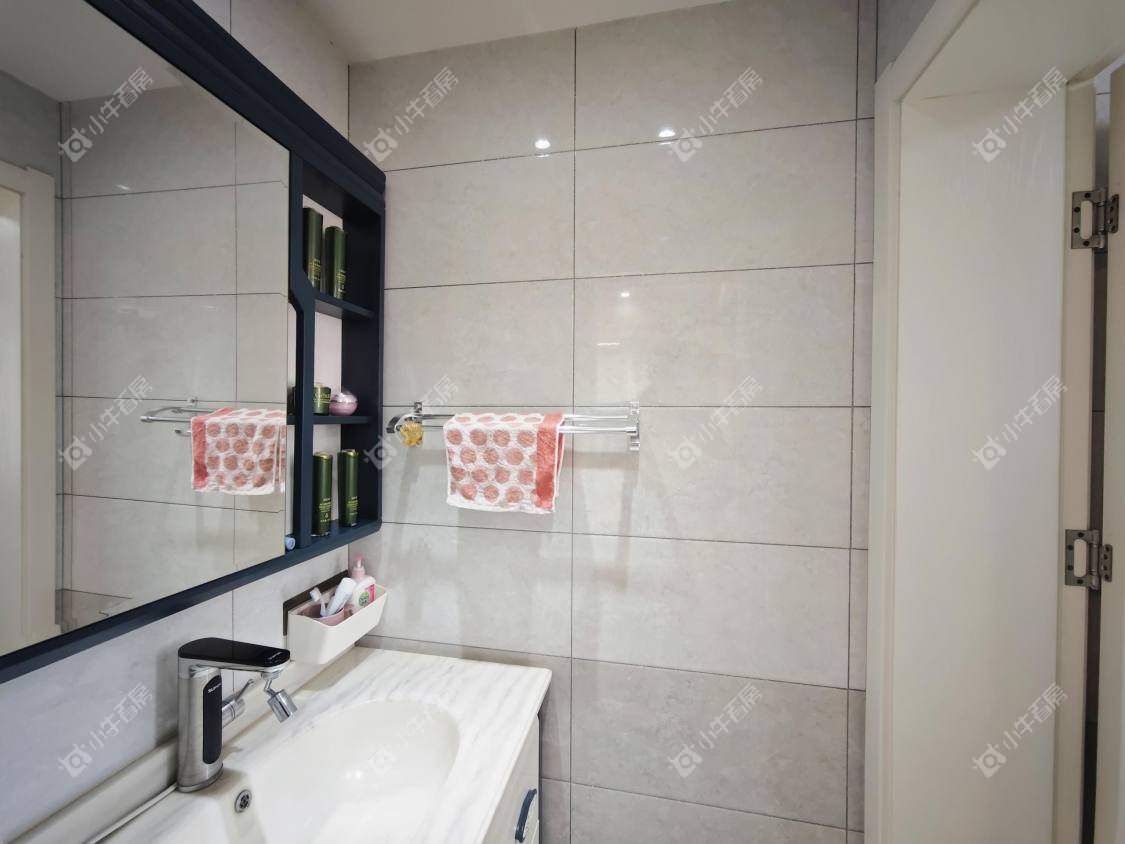 镇江阜阳新三村在售二手房源室内图_小牛看房