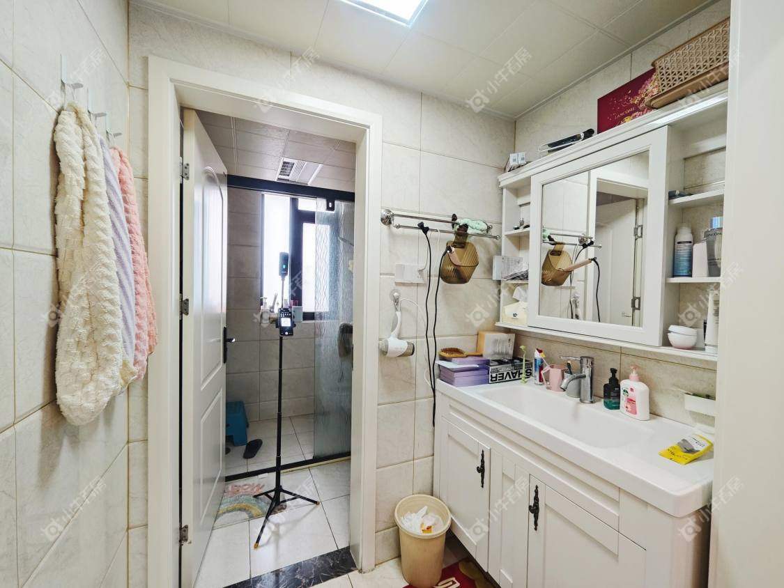 镇江滨河凤凰城在售二手房源室内图_小牛看房