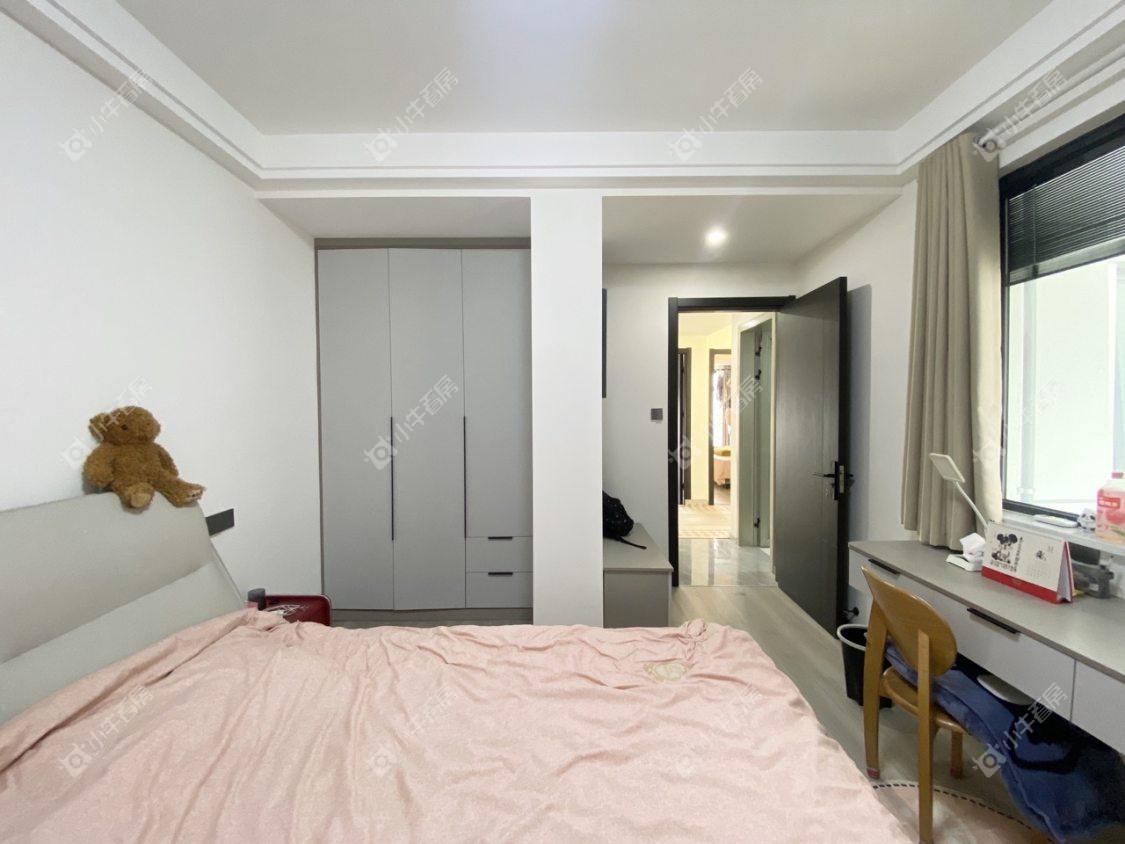 镇江融创华南映在售二手房源室内图_小牛看房