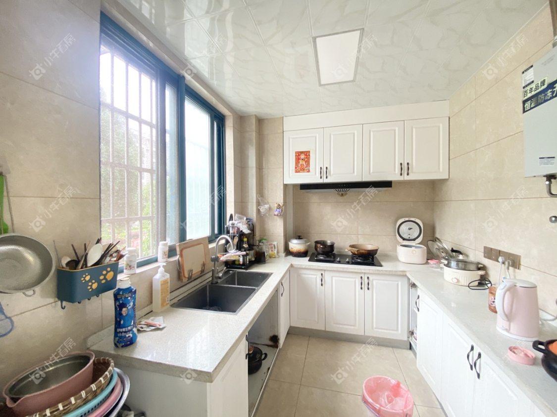 镇江欧洲城在售二手房源室内图_小牛看房