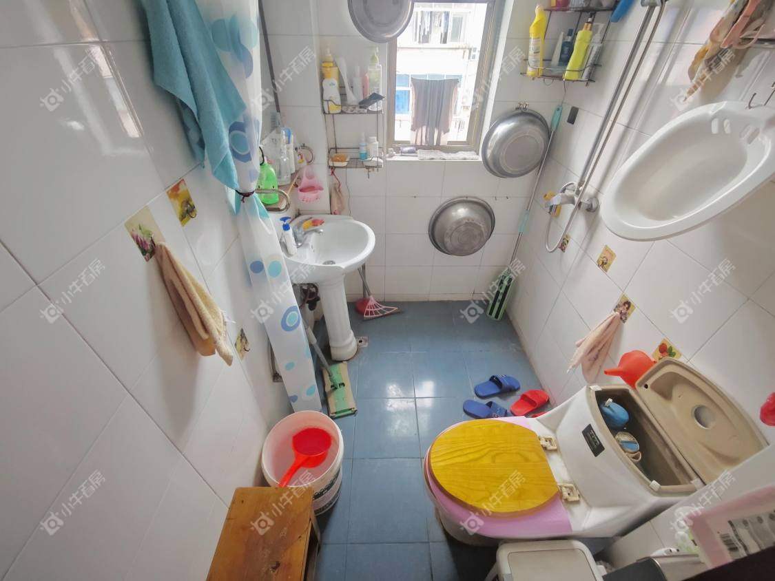 镇江阜阳新三村在售二手房源室内图_小牛看房