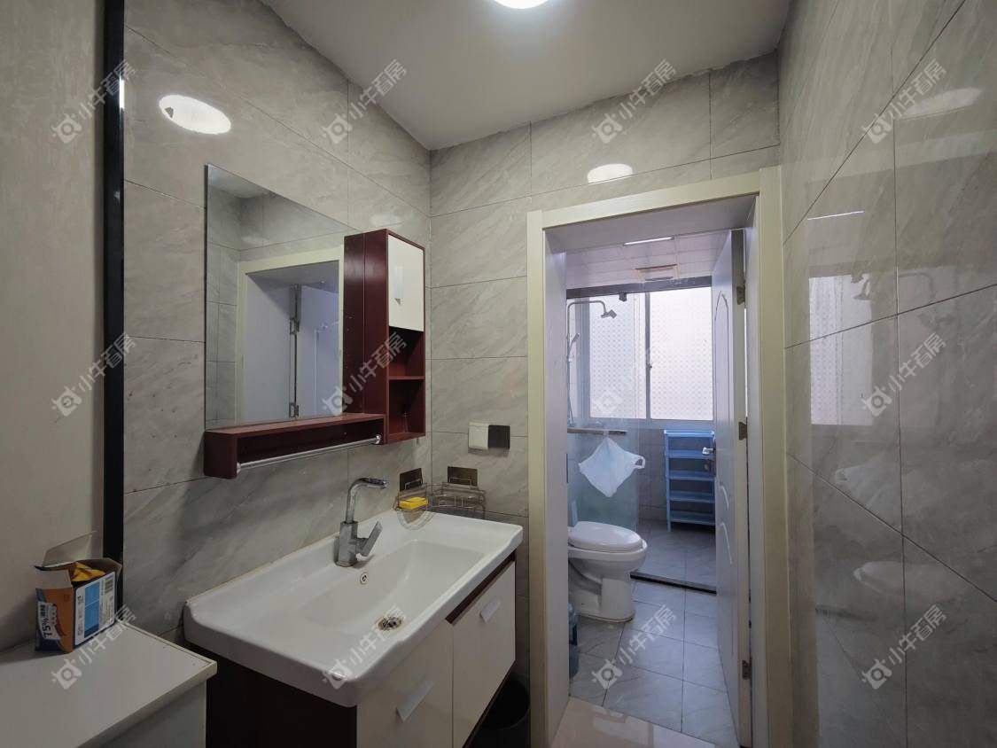 镇江凤美新村在售二手房源室内图_小牛看房