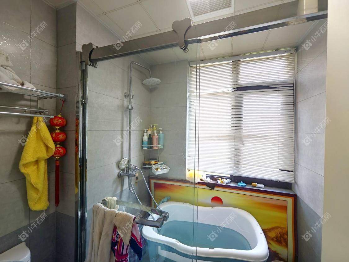 镇江滨河凤凰城在售二手房源室内图_小牛看房