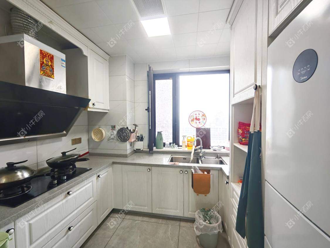 镇江滨河凤凰城在售二手房源室内图_小牛看房