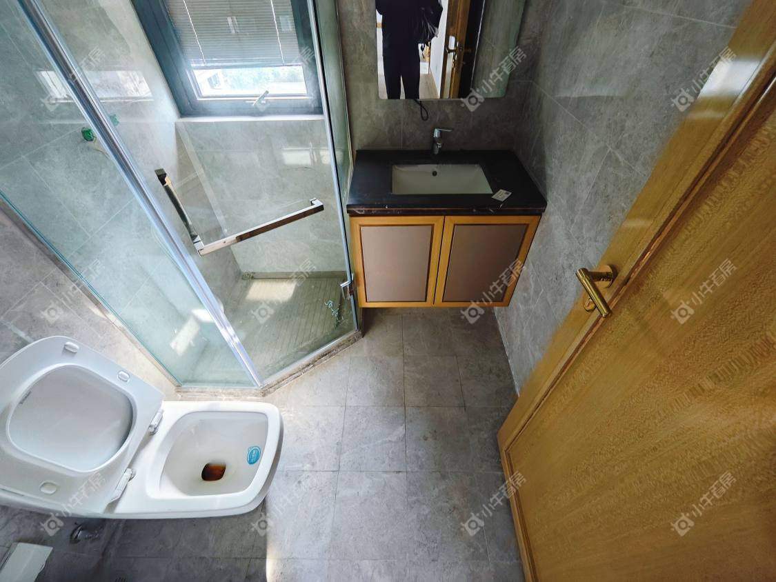 镇江红星天铂在售二手房源室内图_小牛看房