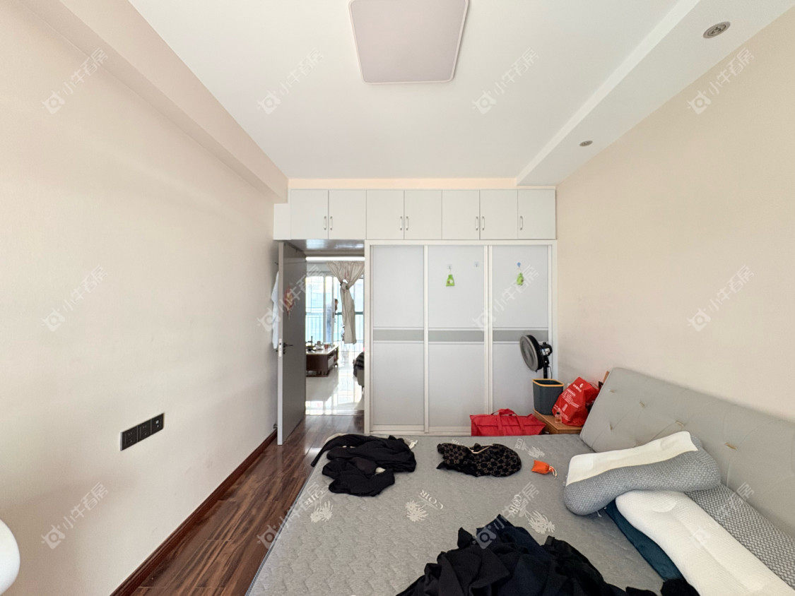 镇江东方盛世在售二手房源室内图_小牛看房