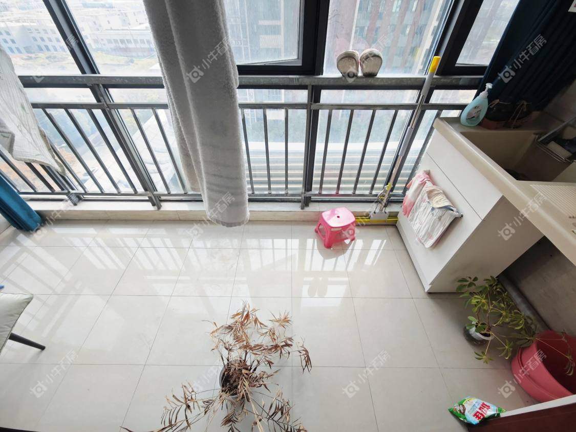 镇江凤凰国际在售二手房源室内图_小牛看房