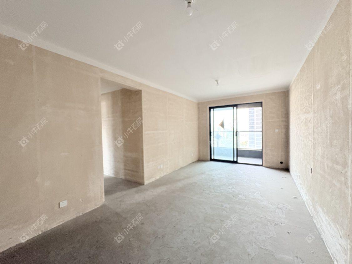 镇江融创华南映在售二手房源室内图_小牛看房