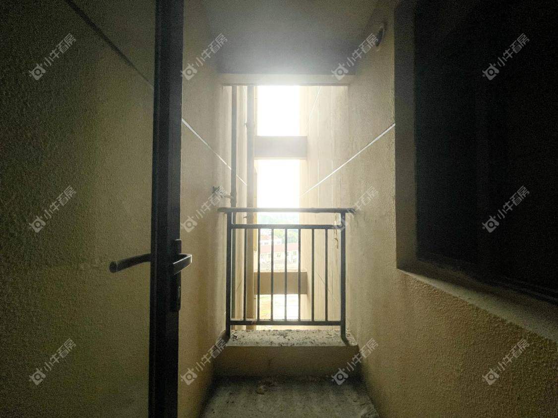 镇江粤港臻园在售二手房源室内图_小牛看房