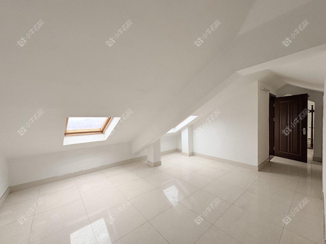 镇江世纪豪都在售二手房源室内图_小牛看房