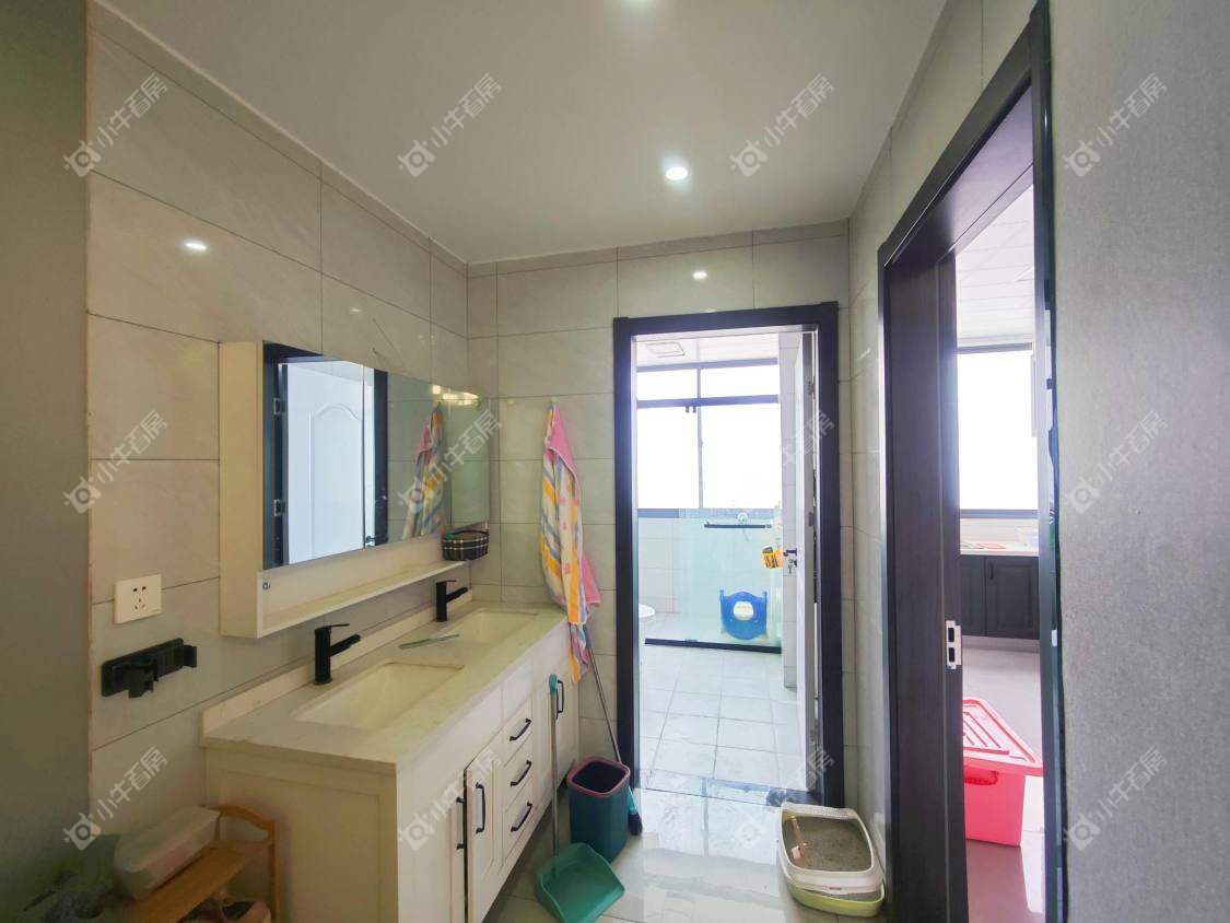 镇江香草新村在售二手房源室内图_小牛看房