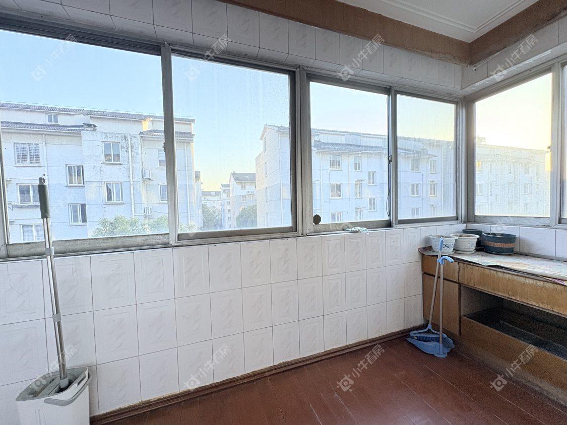 镇江中山路开关厂综合楼在售二手房源室内图_小牛看房