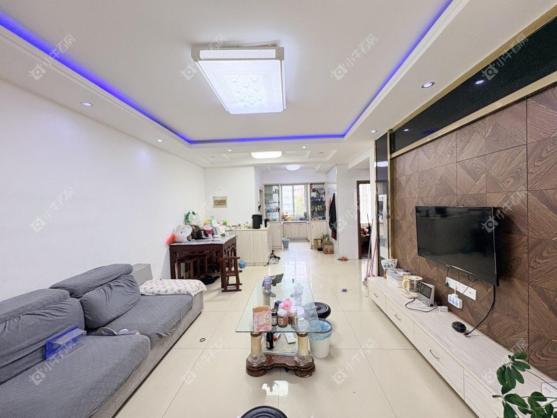 镇江凰嘉花苑在售二手房源室内图_小牛看房