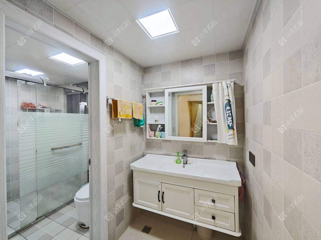 镇江滨河凤凰城在售二手房源室内图_小牛看房