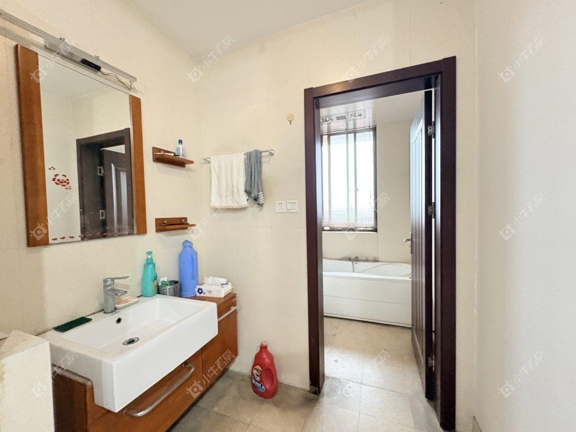 镇江世纪豪都在售二手房源室内图_小牛看房