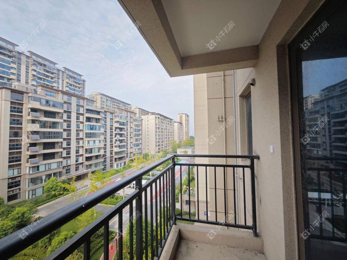 镇江碧桂园樾府在售二手房源室内图_小牛看房