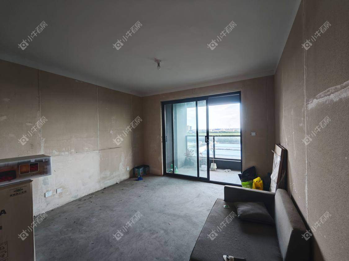 镇江融创华南映在售二手房源室内图_小牛看房