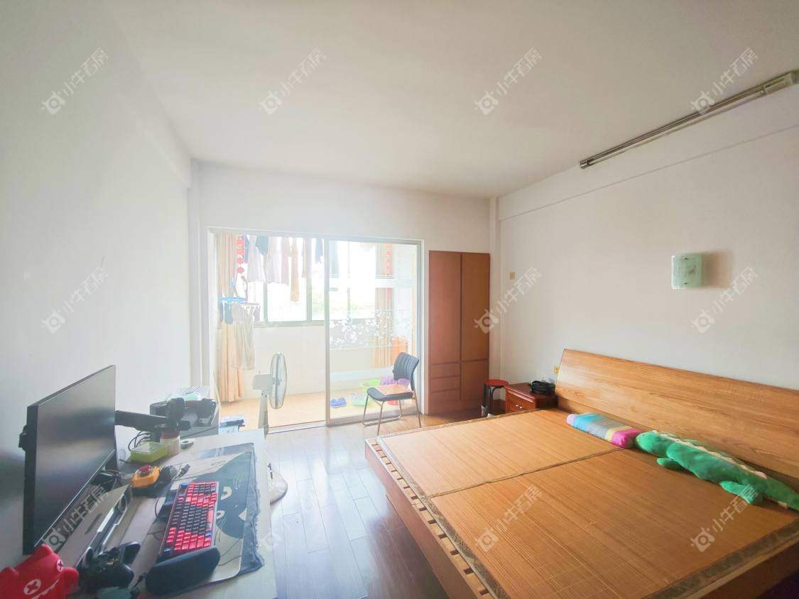 镇江六中综合楼在售二手房源室内图_小牛看房