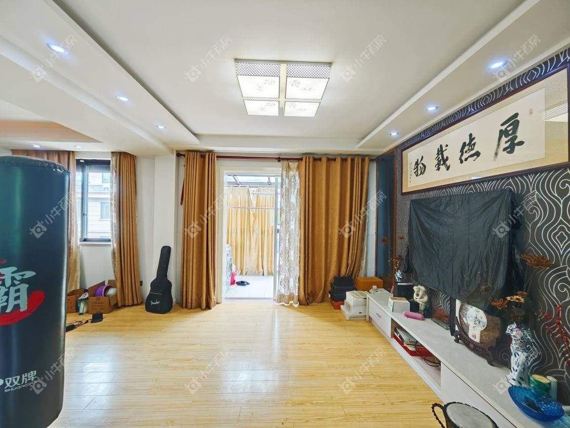 镇江世纪豪都在售二手房源室内图_小牛看房