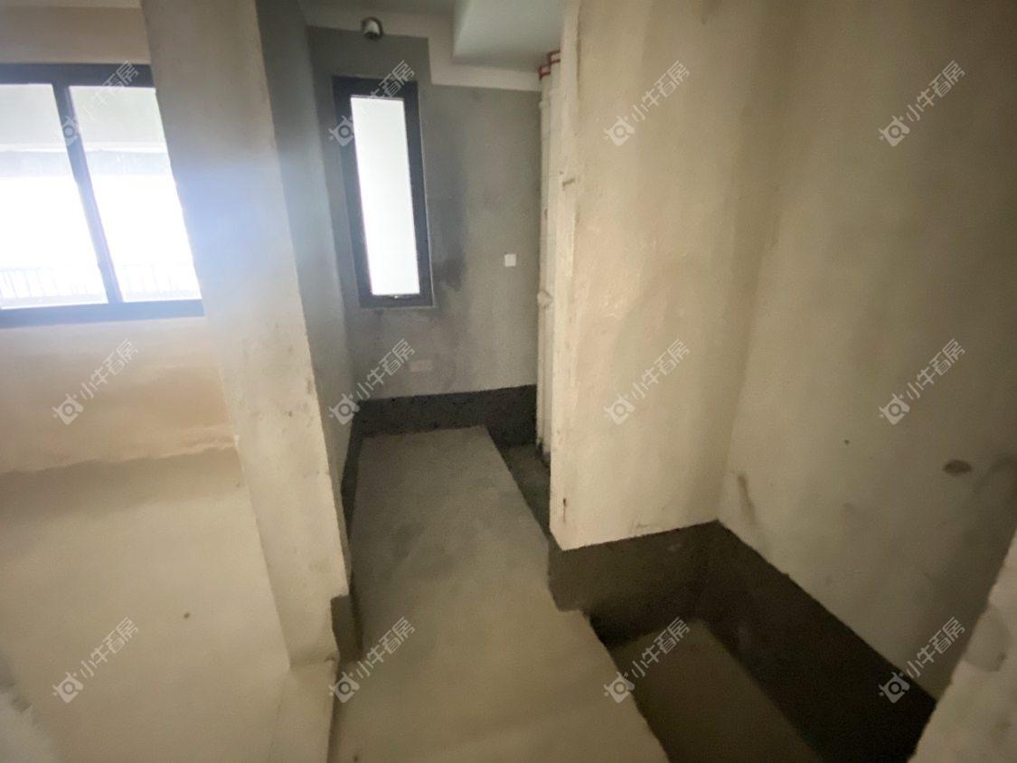 镇江融创华南映在售二手房源室内图_小牛看房