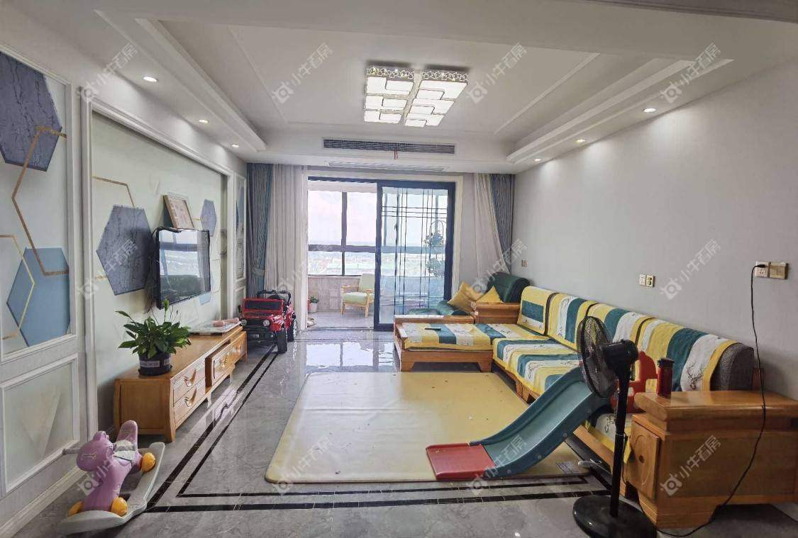 镇江凤凰郡在售二手房源室内图_小牛看房