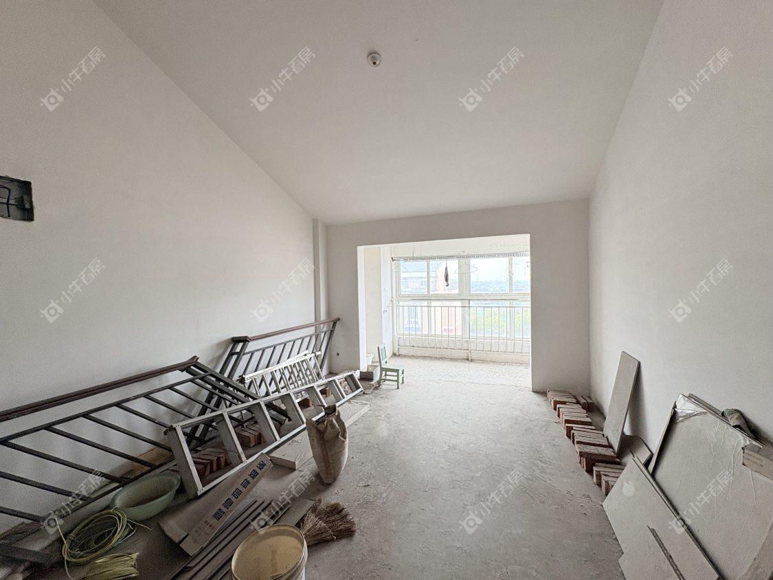 镇江凰嘉花苑在售二手房源室内图_小牛看房