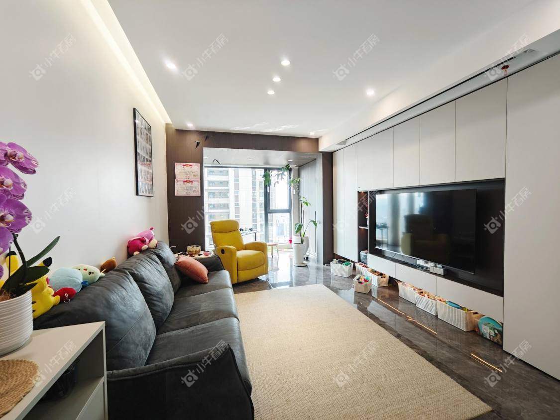 镇江荣城国际（中央公馆）在售二手房源_小牛看房