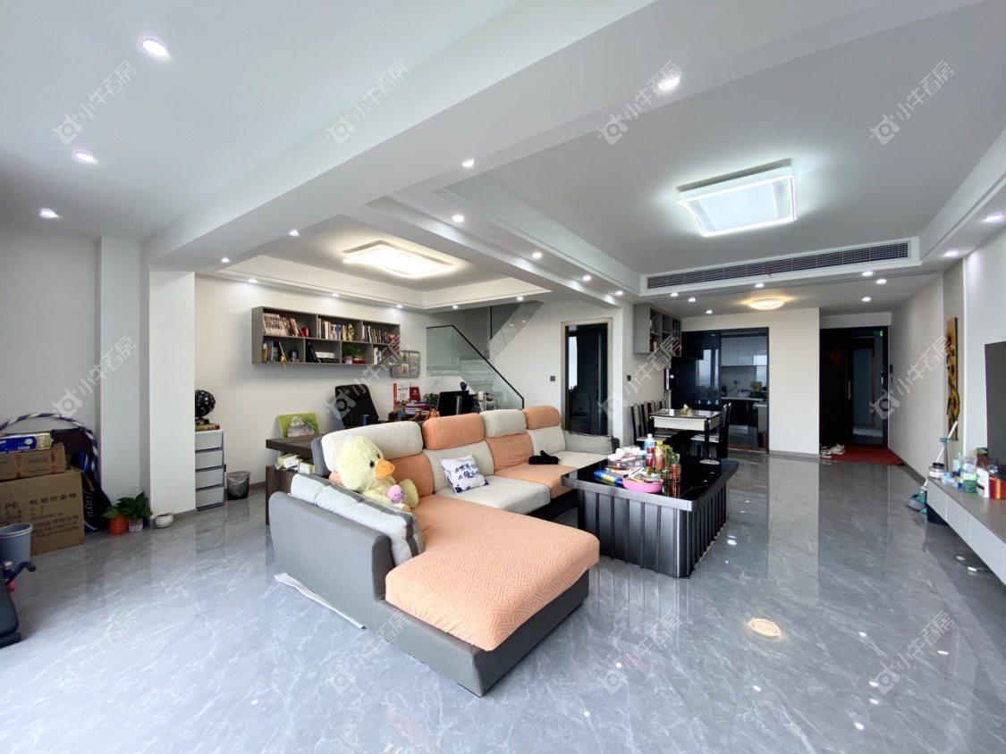 镇江融创华南映在售二手房源室内图_小牛看房