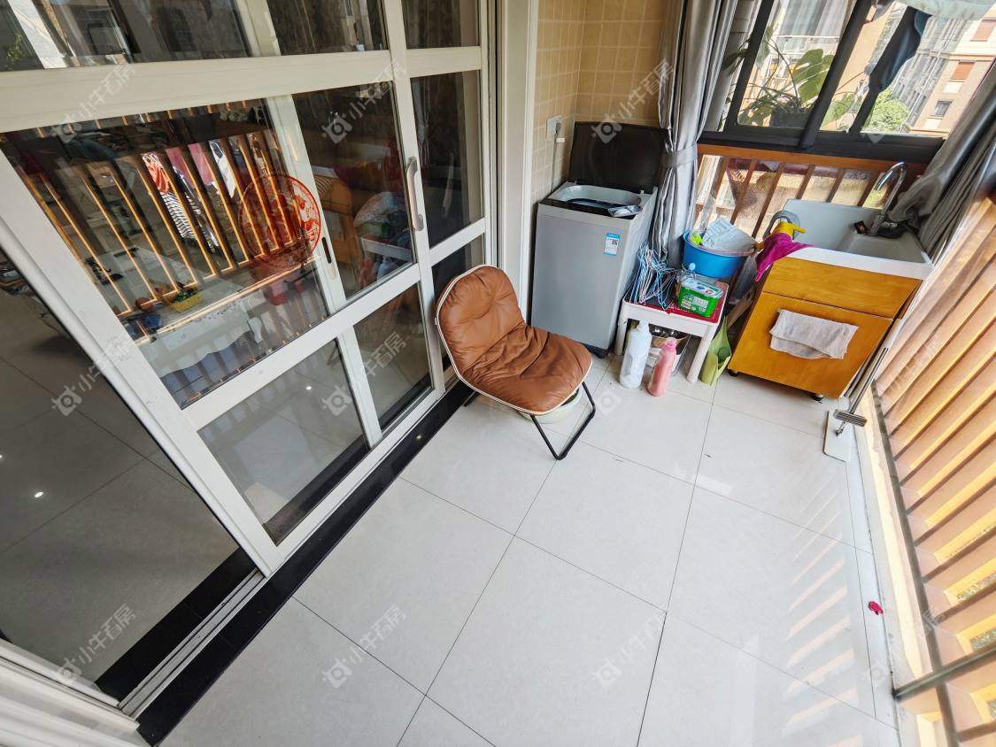 镇江世纪豪都在售二手房源室内图_小牛看房