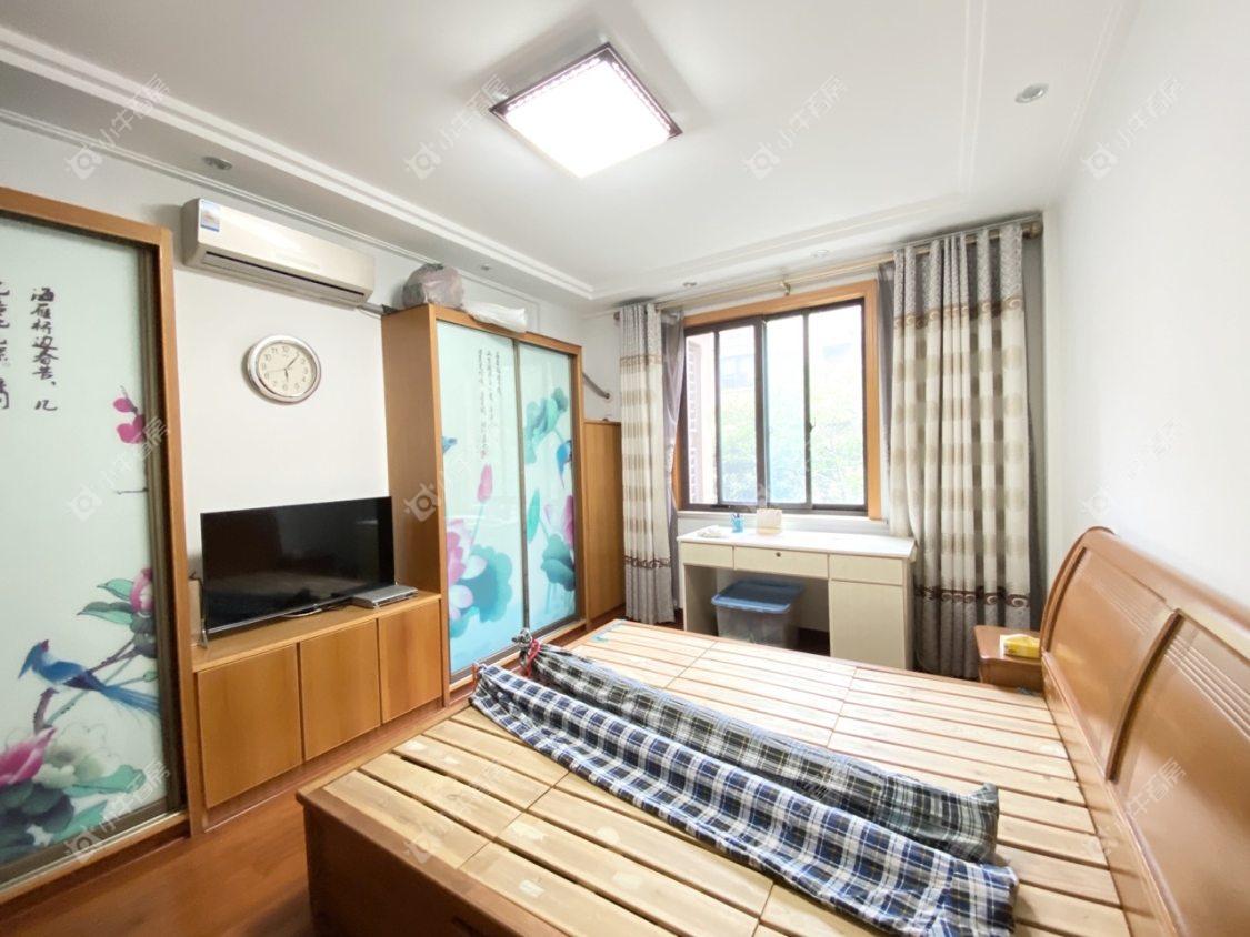 镇江世纪豪都在售二手房源室内图_小牛看房