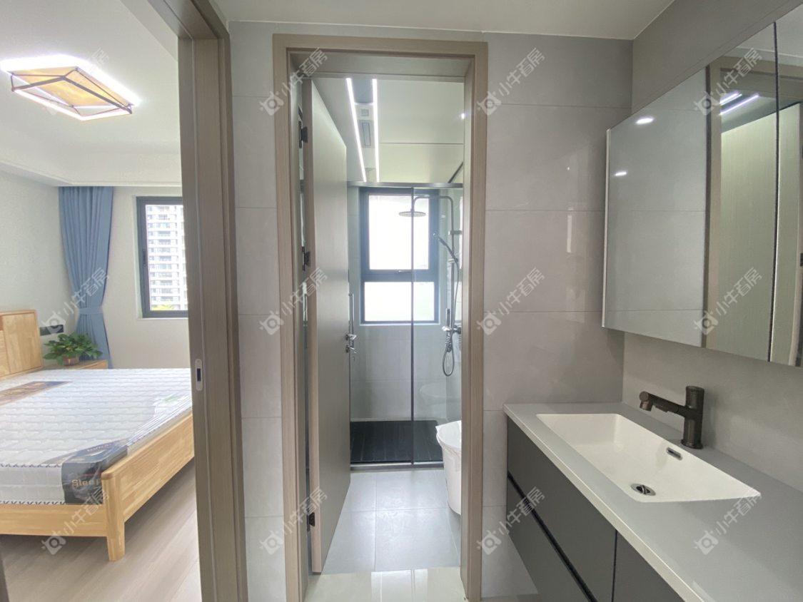 镇江融创华南映在售二手房源室内图_小牛看房