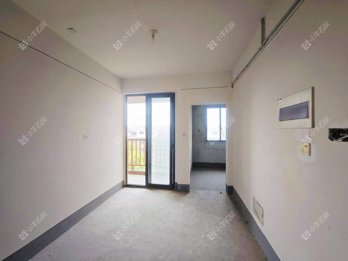 镇江世纪豪都在售二手房源室内图_小牛看房